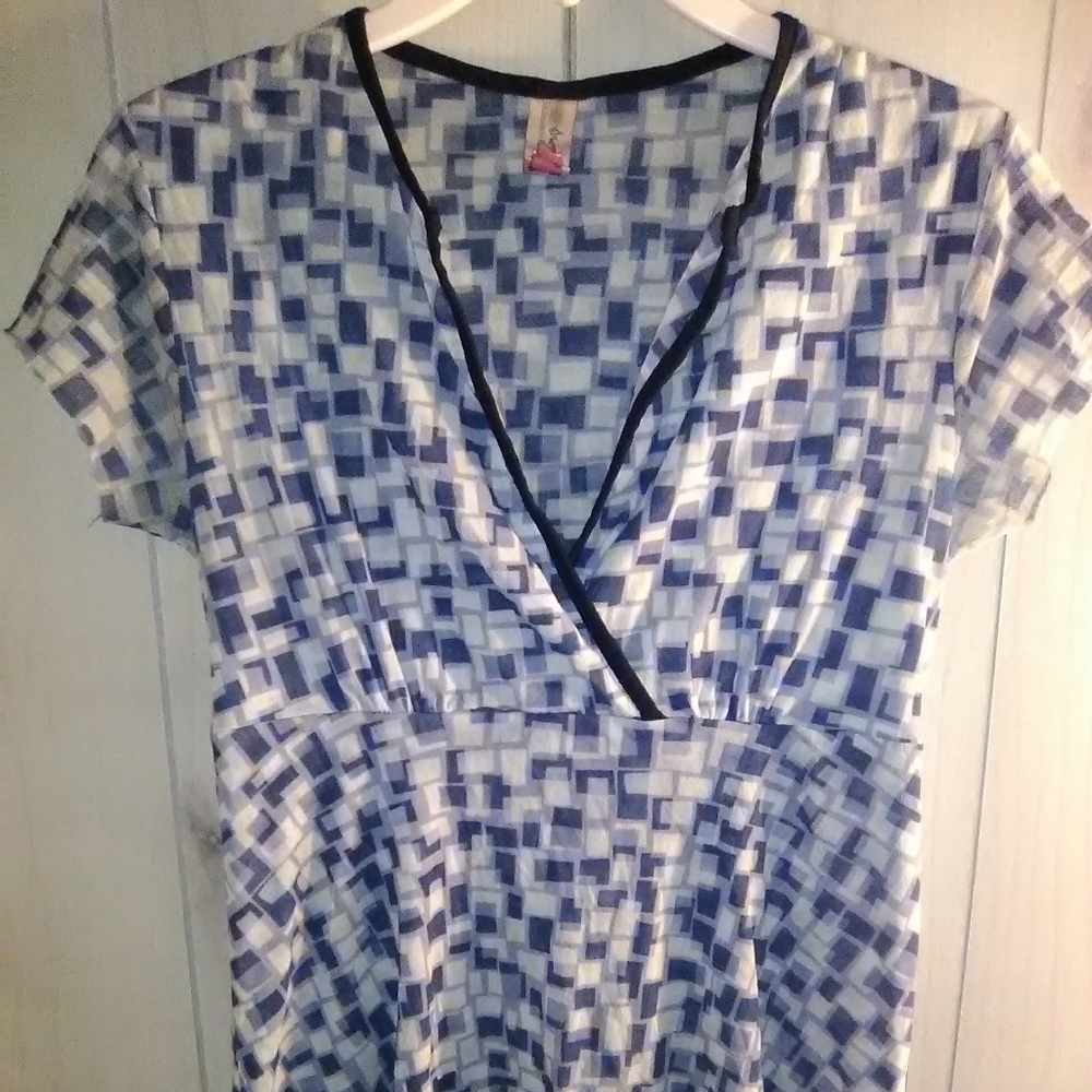 Sweet Pea Medium Maternity Dress V-Neck Top